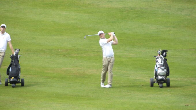 Jamie Milligan's approach to the 8th at Royal Norwich